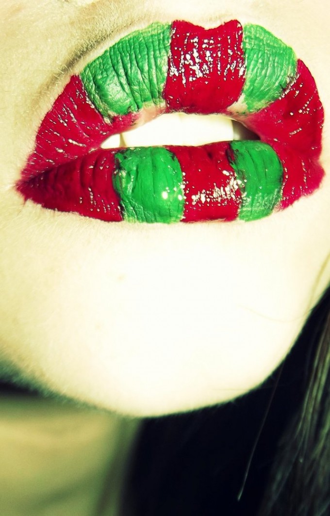christmas_kisses_by_crimpsonnova-d4k4ecg