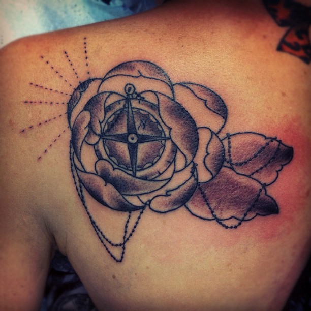 30 stunning compass tattoo designs entertainmentmesh 30 stunning compass tattoo designs entertainmentmesh