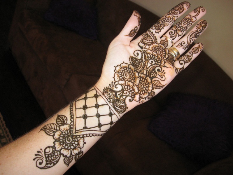 30 Beautiful Arabic Henna-Mehndi Designs for Girls Hands ...
