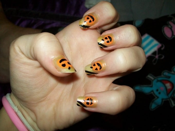 simple pumpkins nail art designs idea for happy halloween