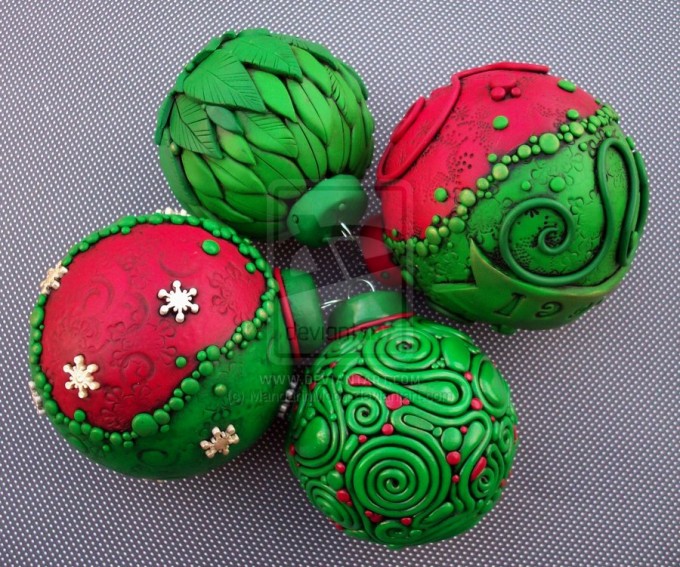 christmas_ornaments_red_green_by_mandarinmoon-d33c3ef