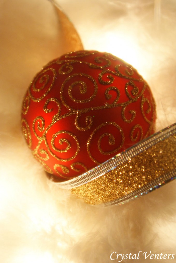 red_n_gold_christmas_by_poetcrystaldawn-d2emk2v