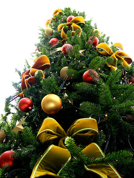 Yellow Bead Christmas Tree with Red & Gold Ornaments