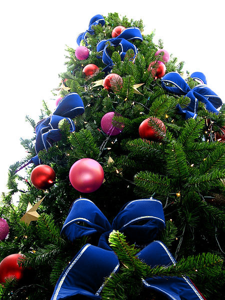 4 Christmas Tree Color Combinations – EntertainmentMesh