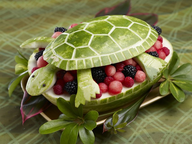 Fun and Creative Fruit Carving Ideas – EntertainmentMesh