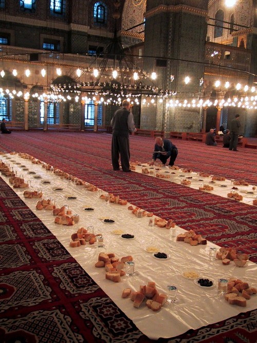 Beautiful Ramadan Mubarak Prayers and Iftar Photos – EntertainmentMesh