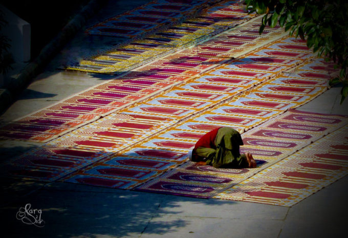 prayer sajda in namaz