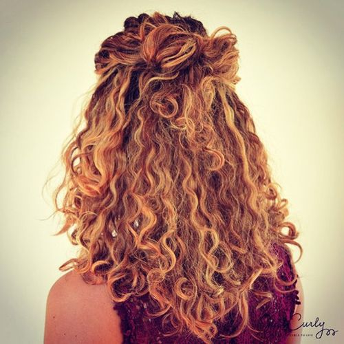 5-Hairstyles-for-Curly-and-Wavy-Hair | EntertainmentMesh (500 x 500 Pixel)