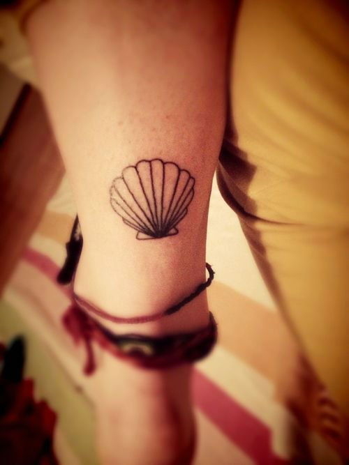 seashell tattoo ideas for summer on back ankle