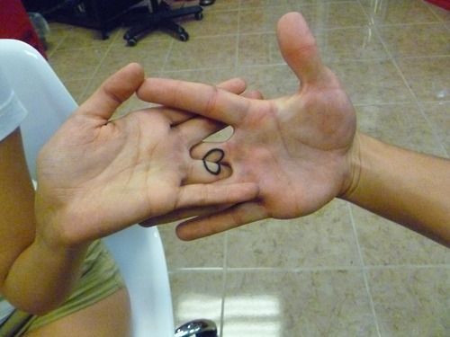 Heart Tattoo On Inner Fingers For Love Partners Entertainmentmesh