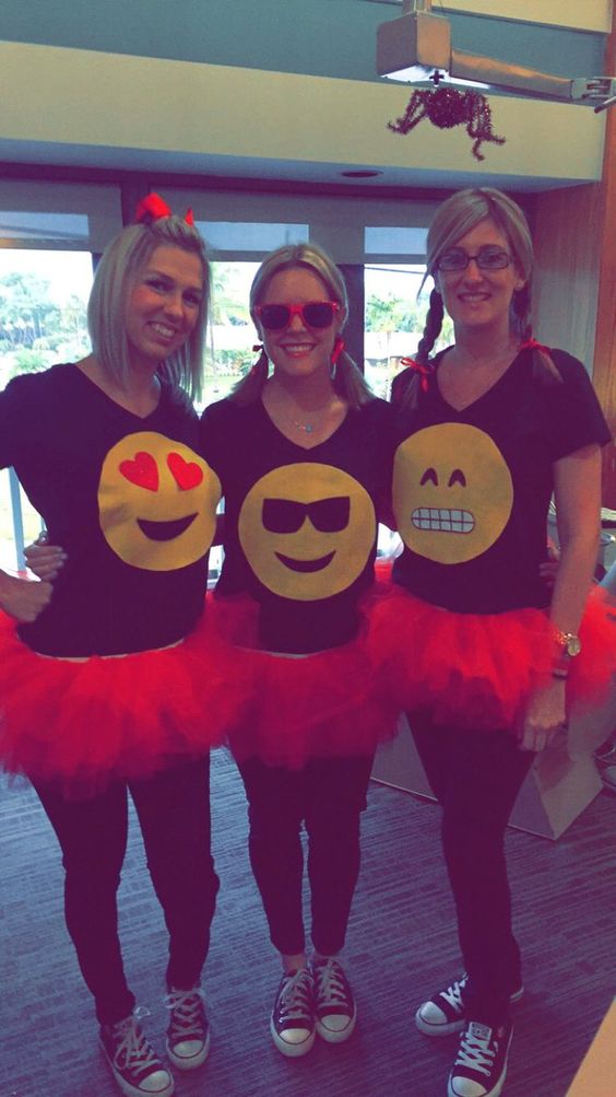 emoji college girls group halloween costume ideas