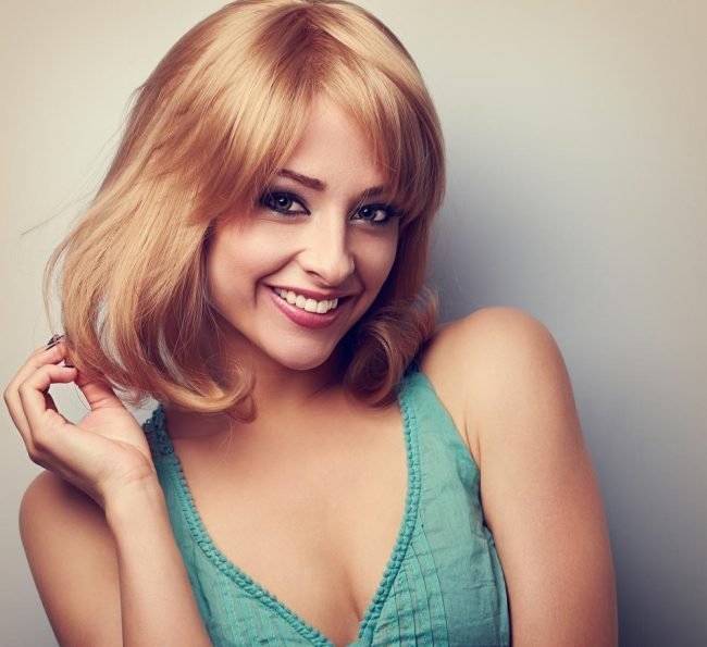shoulder length inverted bob bangs for oval face shape
