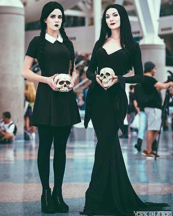 wednesday friday addams halloween costume ideas for college girls