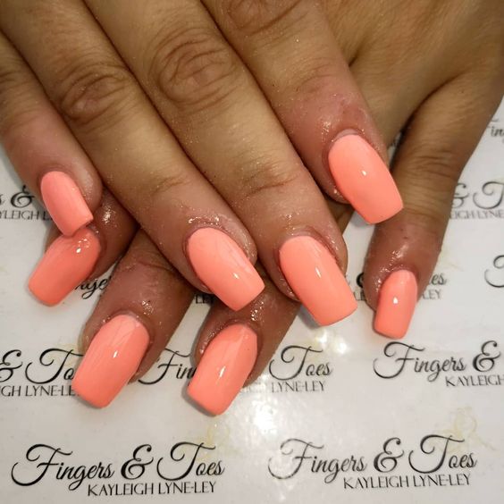 Pretty Peach Coral Nails