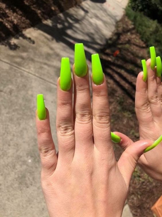 neon green coffin nails
