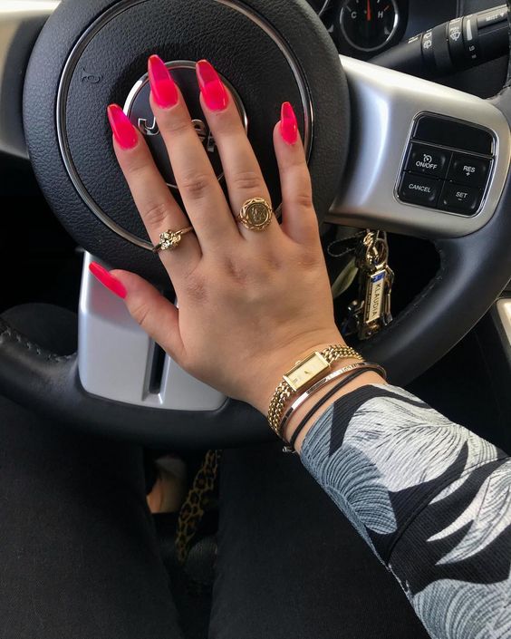 neon pink acrylic nails