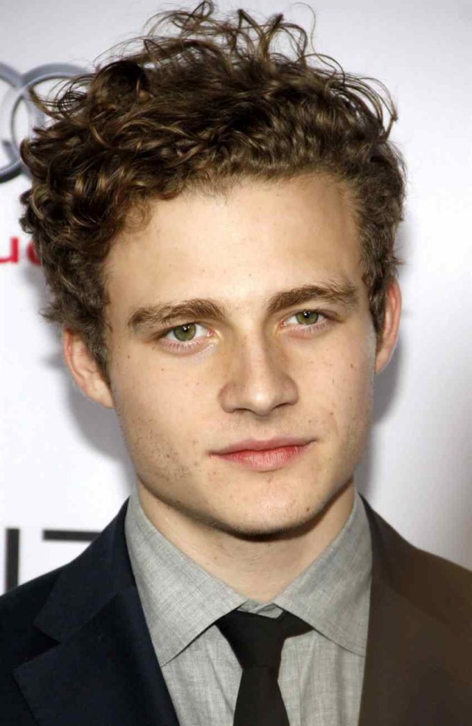 short messy wavy haircut for men