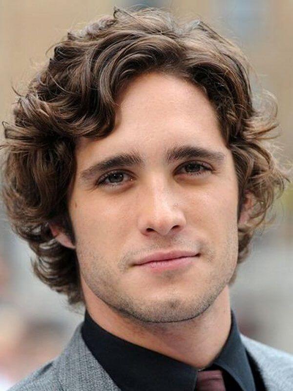 15 Stylish Haircuts For Men With Wavy Hair Entertainmentmesh