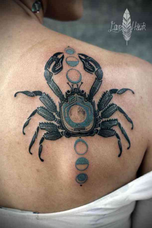 crab tattoo design on shoulder blade
