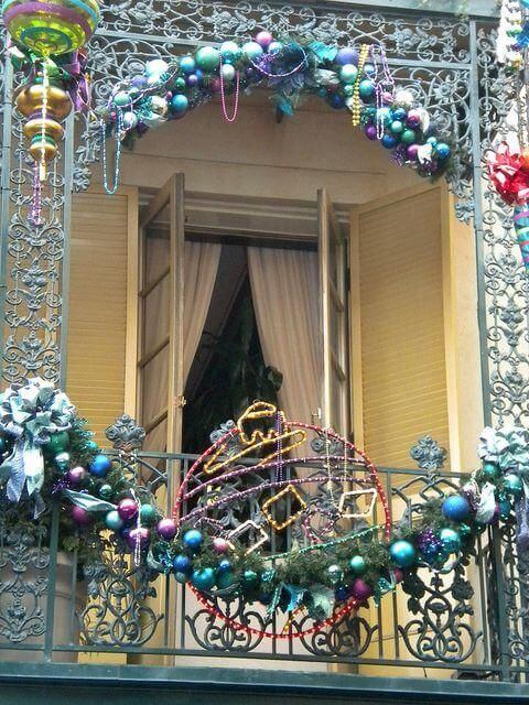 11 Festive Balcony Christmas Decorating Ideas Entertainmentmesh