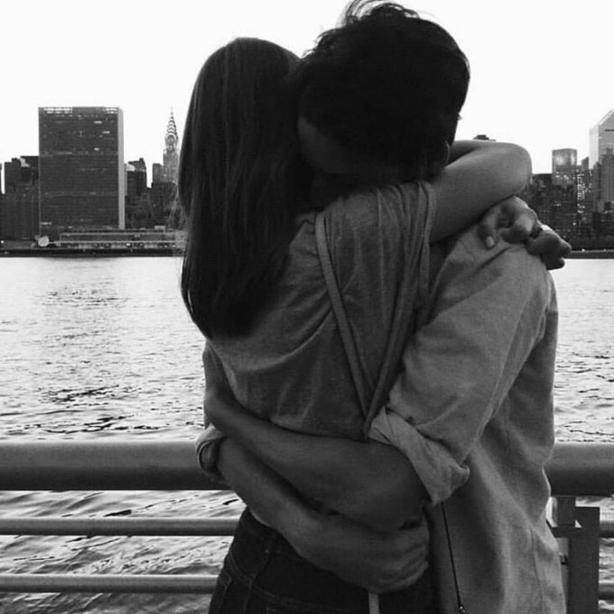 girls hug cute thing that guys love the most