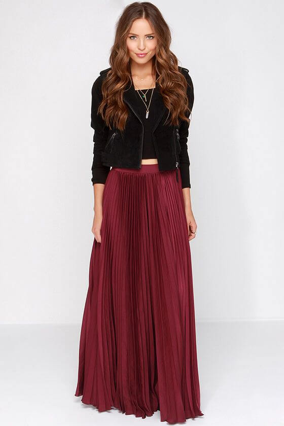 casual female long maxi skirt outfit ideas for christmas holidays