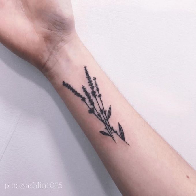 20 Delicate Lavender Sprig Tattoo Ideas – EntertainmentMesh