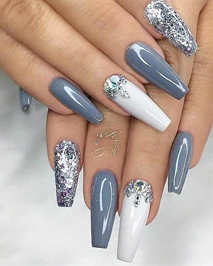25+ Beautiful Acrylic Coffin Christmas Nails Design Ideas For 2021