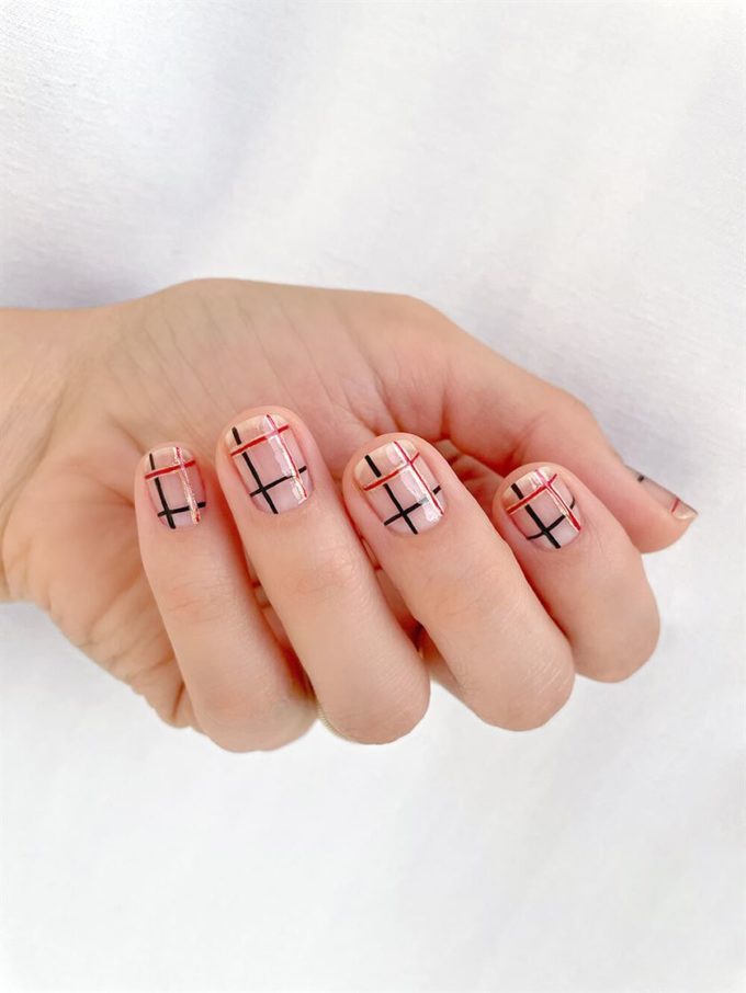 glossy plaid nail art ideas for christmas eve holidays