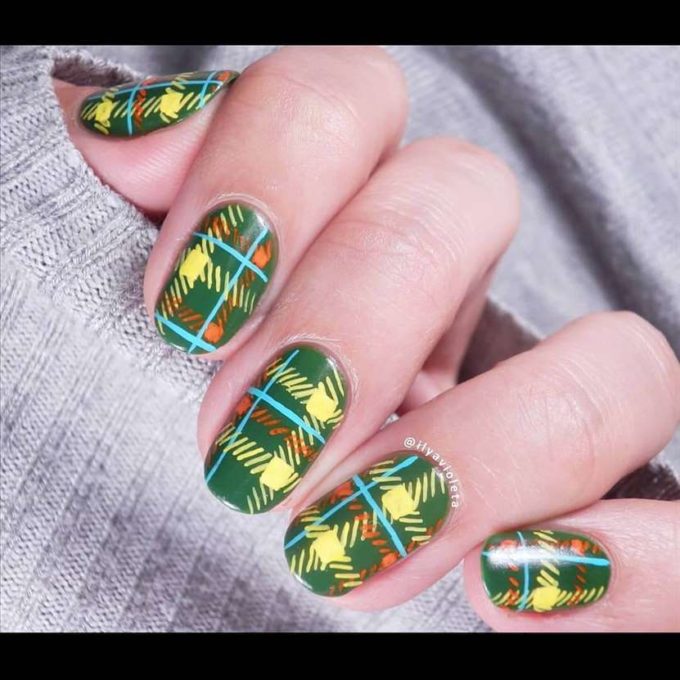 green and yellow plaid nail designs ideas for christmas eve