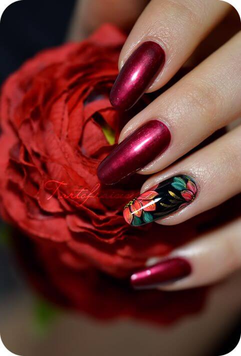 metallic poinsettia nail art ideas for christmas