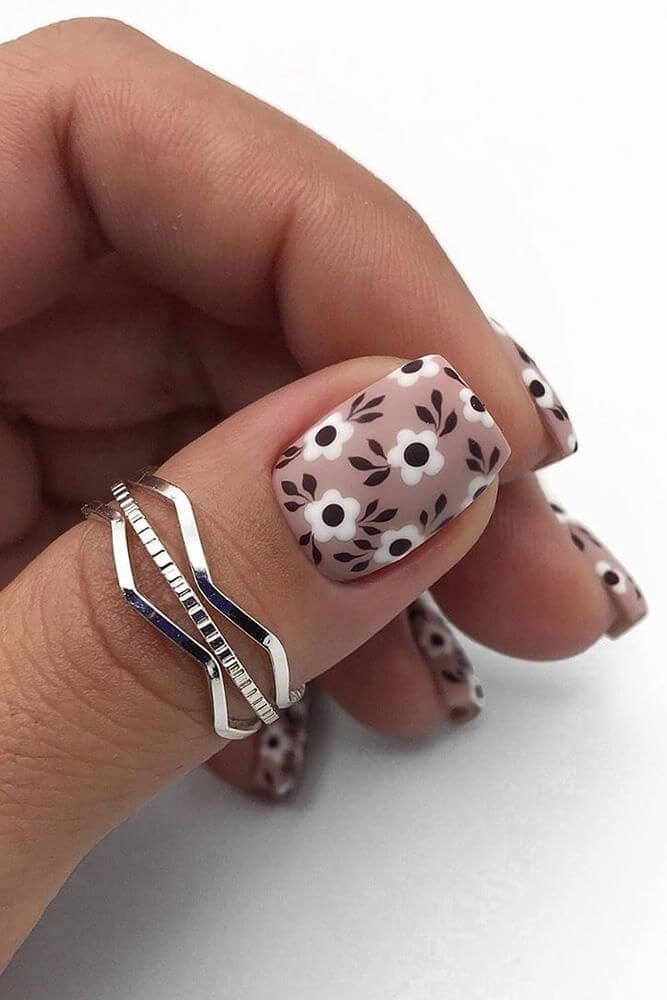 short tea pink with tiny flowers with leaves spring nails designs art ideas 2022