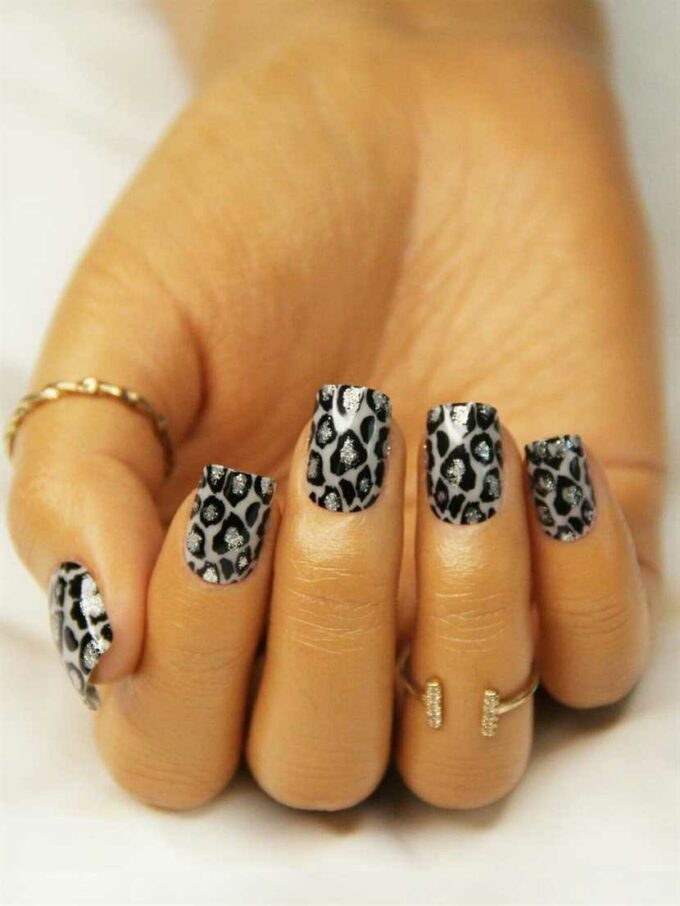 shiny silver cheetah nail art design idea