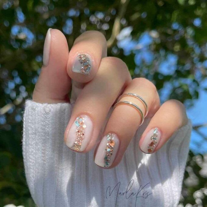 glitter rhinestones cute trendy short acrylic nails designs