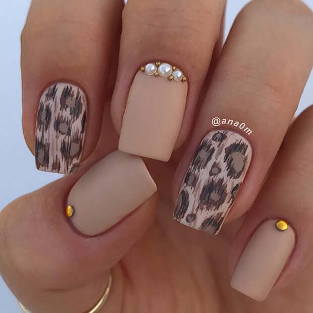 rhinestones with matte cheetah cute trendy short acrylic nails designs