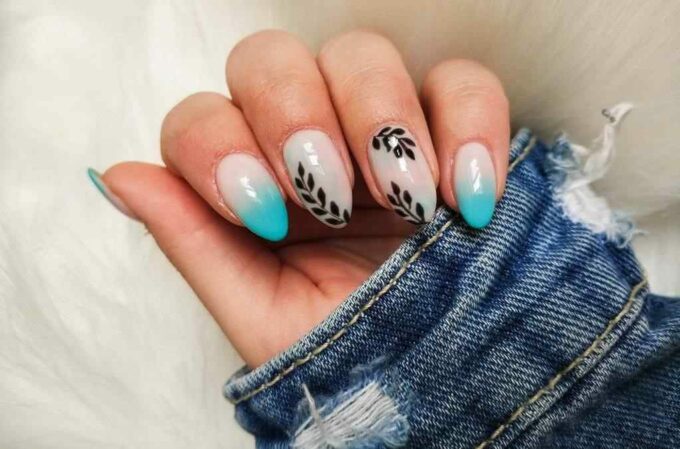 spring-summer cute trendy short acrylic nails designs