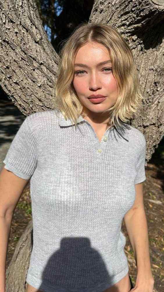Gigi Hadid short layered bob shaggy hairstyle 