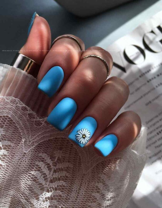 pretty daisy flower with square matte light blue nail designs
