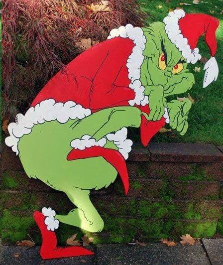 outdoor yard grinch christmas decor