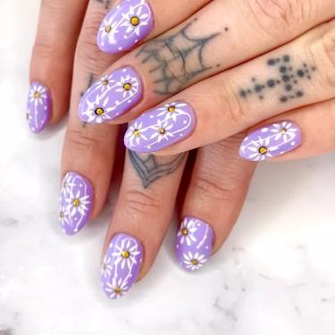 lavender and daisy flower gold nails designs