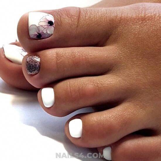 floral with white toe nails designs for summer