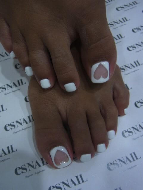 heart with white toe nails designs for summer