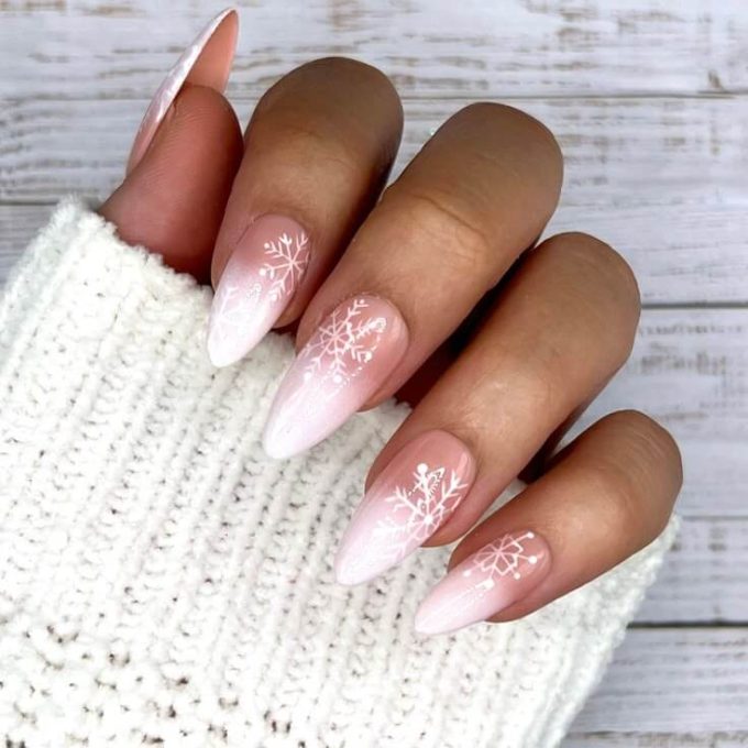 snowflakes christmas snowfall nails designs